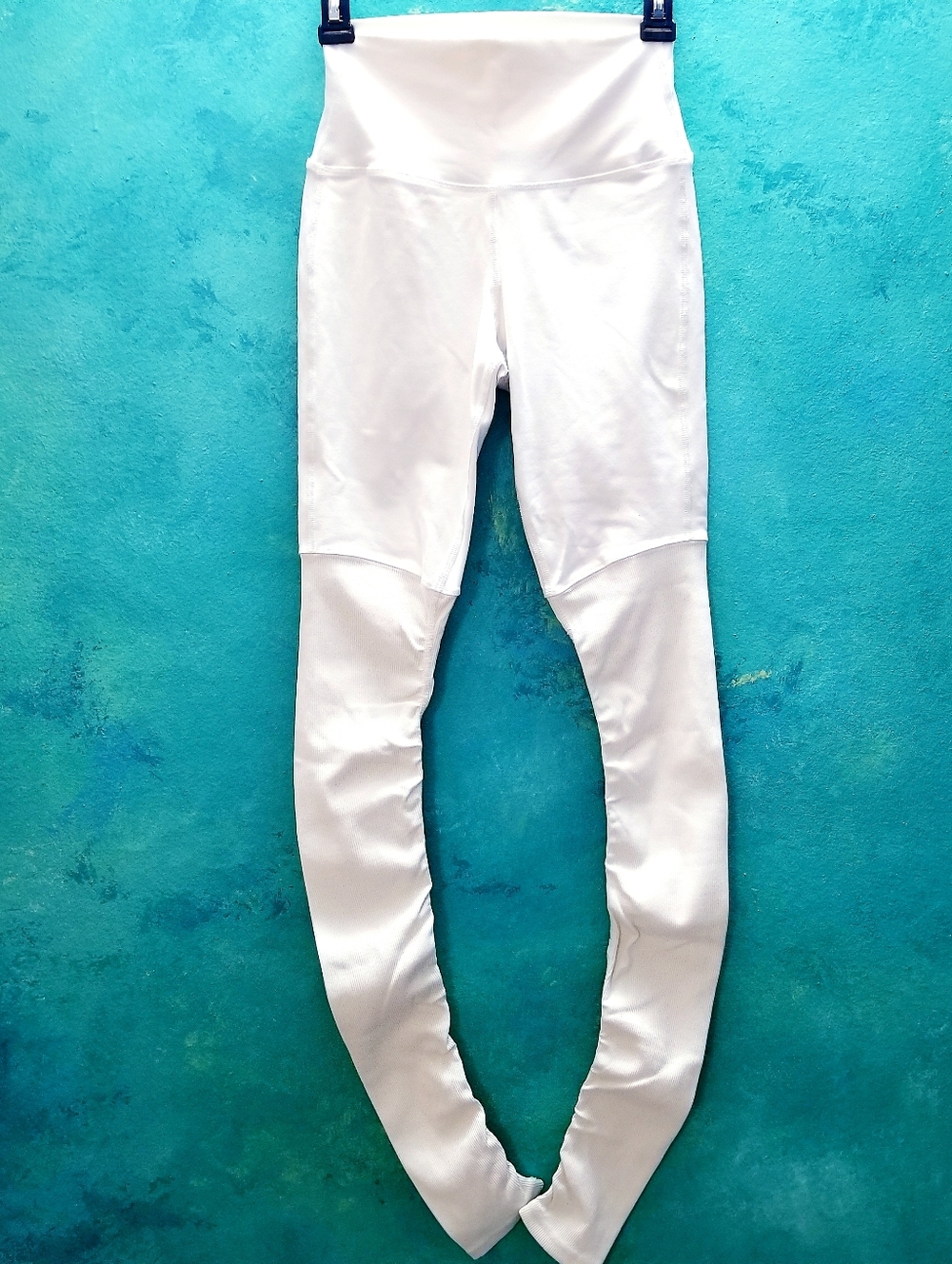 Alo Yoga Goddess Leggings with Leg warmer All White High waise XS